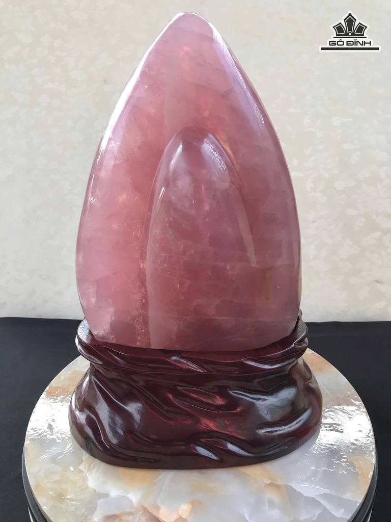 nui-thach-anh-hong-dam-madagascar-119kg-len-de-cao-38-cm-475854