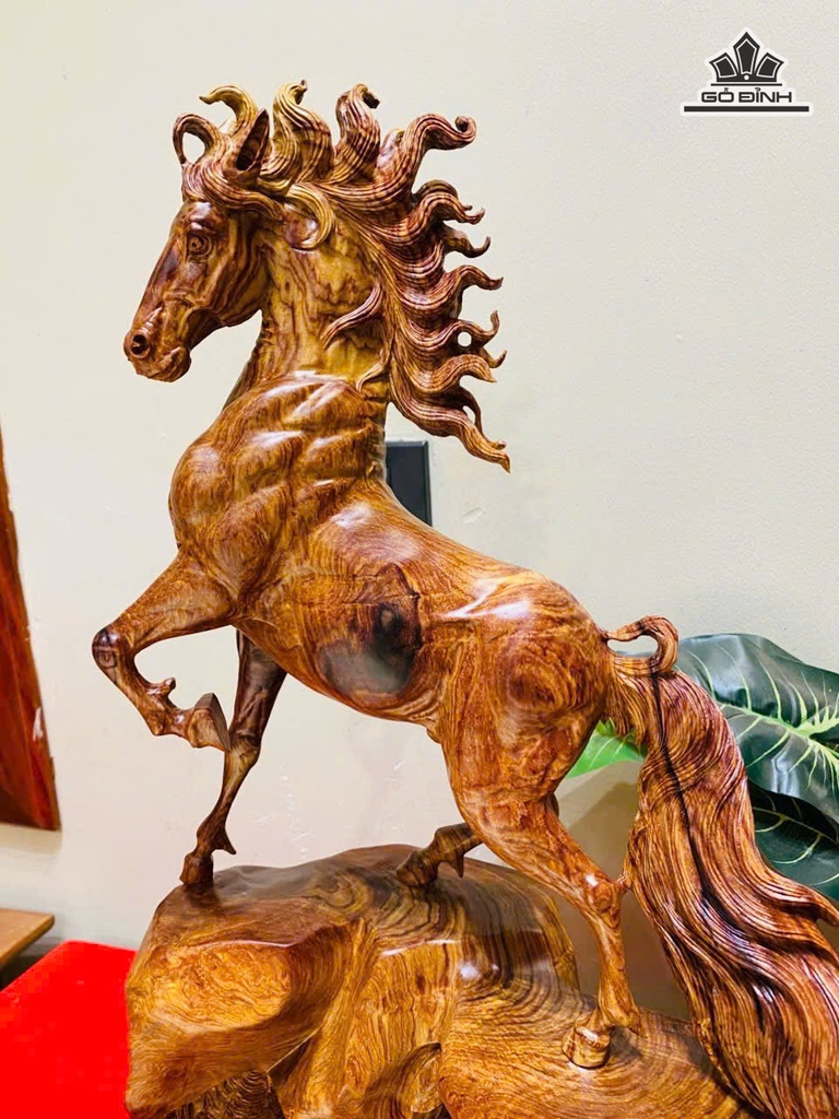 tuong-ngua-phong-thuy-go-cam-cao-55-ngang-26-sau-35-cm-476042