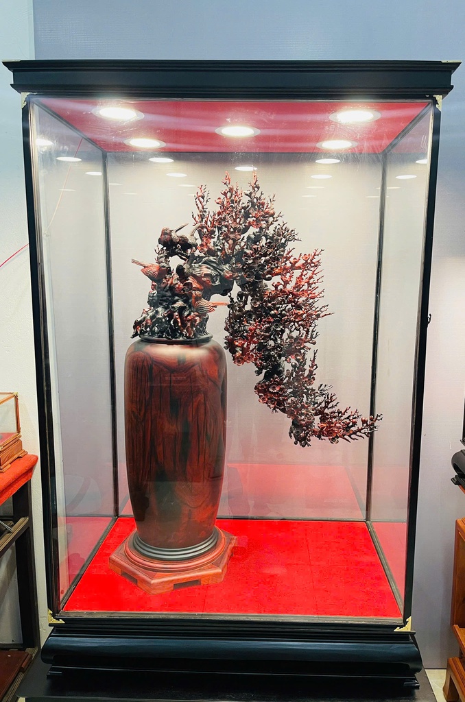 binh-hoa-go-trac-cao-112-ngang-70-sau-35-cm-kem-tu-476354