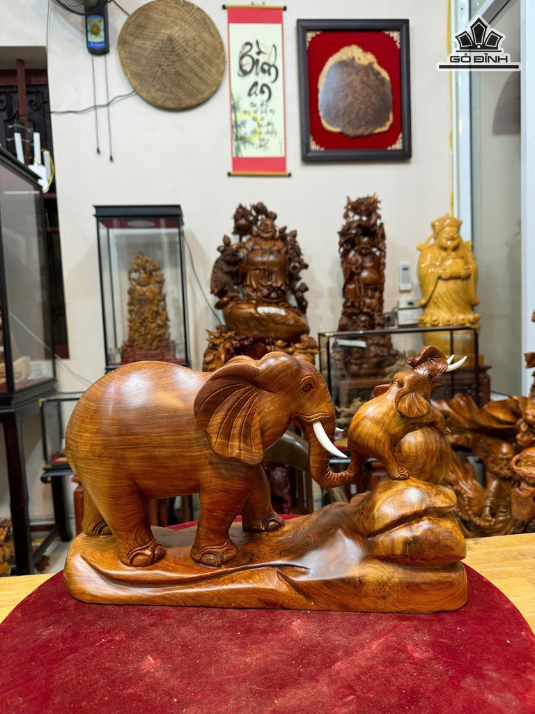 tuong-voi-mau-tu-go-huong-cao-25-ngang-42-sau-14-cm-476495