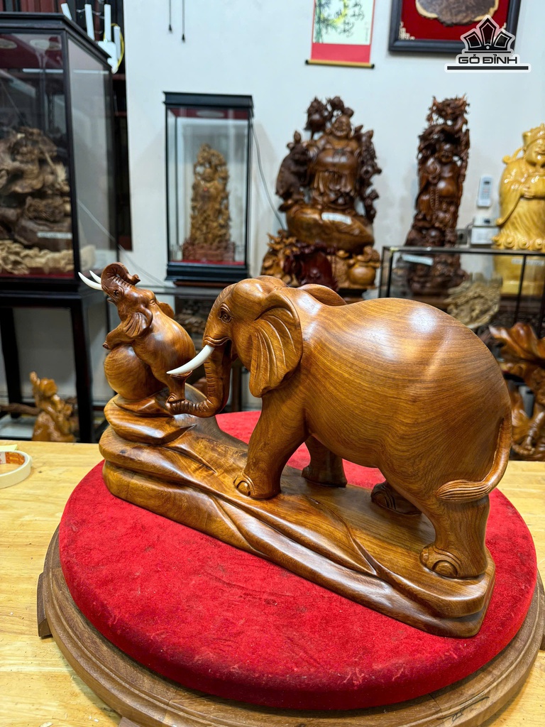 tuong-voi-mau-tu-go-huong-cao-25-ngang-42-sau-14-cm-476496