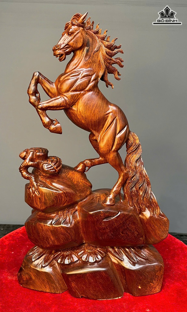 tuong-ngua-phong-thuy-nhat-ma-phi-thien-go-cam-cao-50-ngang-28-sau-14-cm-476904