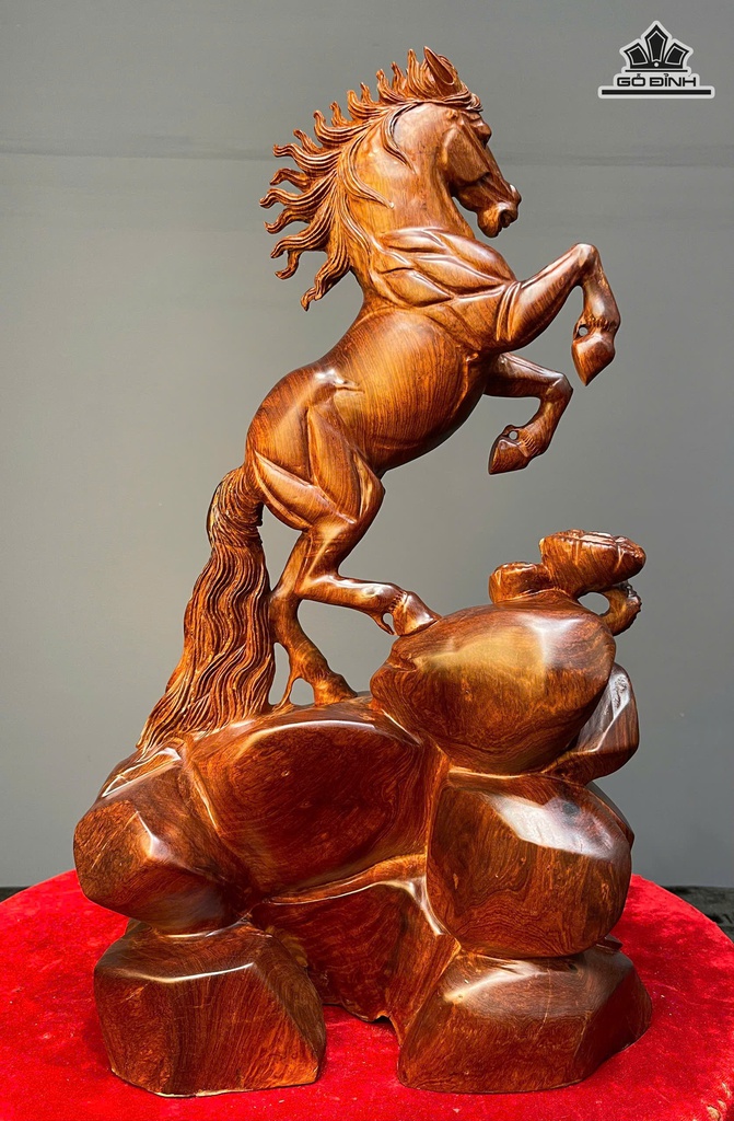 tuong-ngua-phong-thuy-nhat-ma-phi-thien-go-cam-cao-50-ngang-28-sau-14-cm-476905