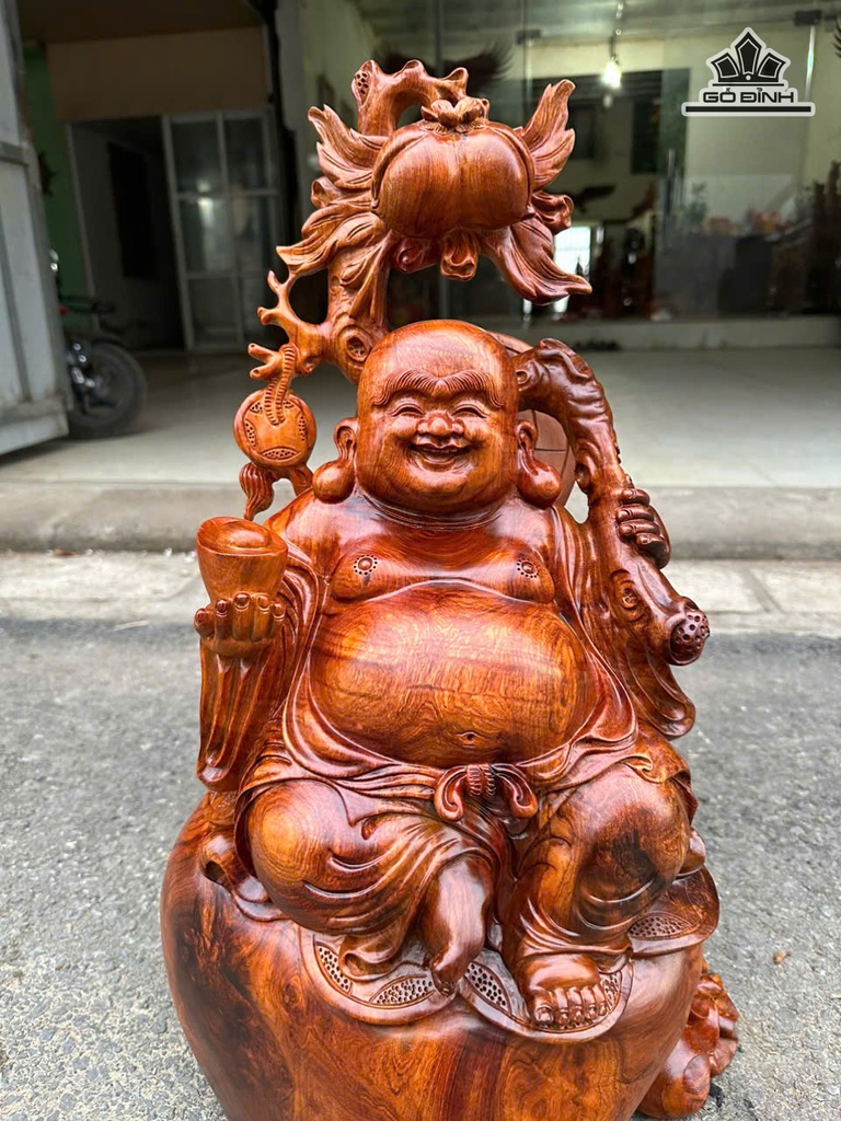 tuong-phat-di-lac-go-huong-cao-62-ngang-39-sau-28-cm-477192