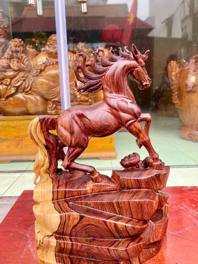 tuong-ngua-phong-thuy-nhat-ma-thong-dong-go-cam-cao-43-ngang-30-sau-25-cm-477294