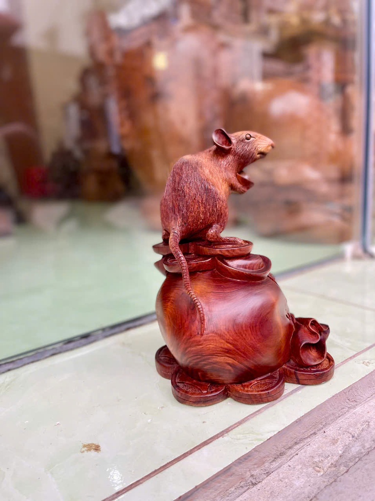 tuong-chuot-phong-thuy-go-cam-cao-25-ngang-18-sau-16-cm-477311