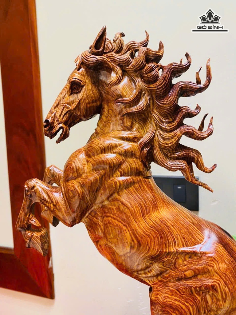 tuong-ngua-phong-thuy-nhat-ma-phi-thien-go-cam-cao-58-ngang-33-sau-18-cm-477641