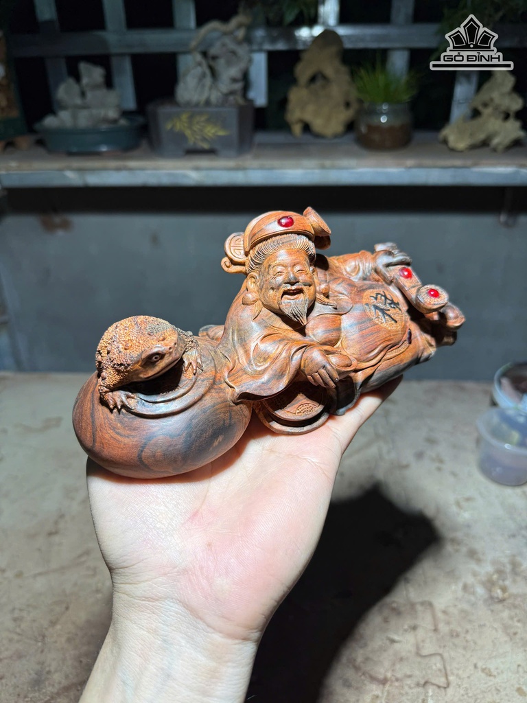 tuong-than-tai-go-trac-cao-85-ngang-215-sau-9-cm-477766