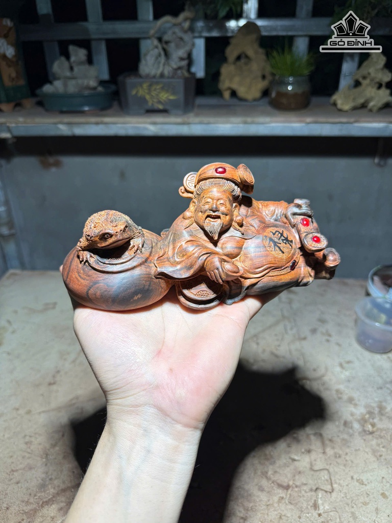 tuong-than-tai-go-trac-cao-85-ngang-215-sau-9-cm-477768