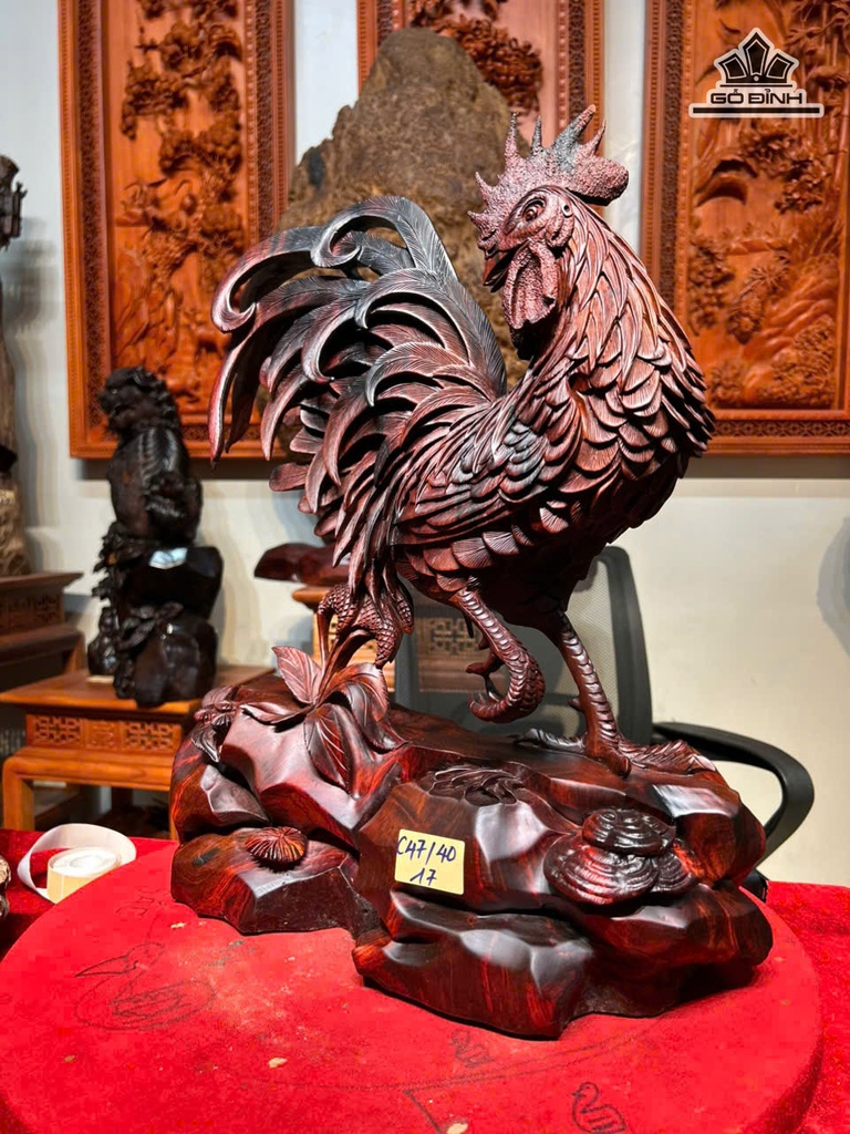 tuong-ga-trong-go-trac-cao-47-ngang-40-sau-17-cm-478025