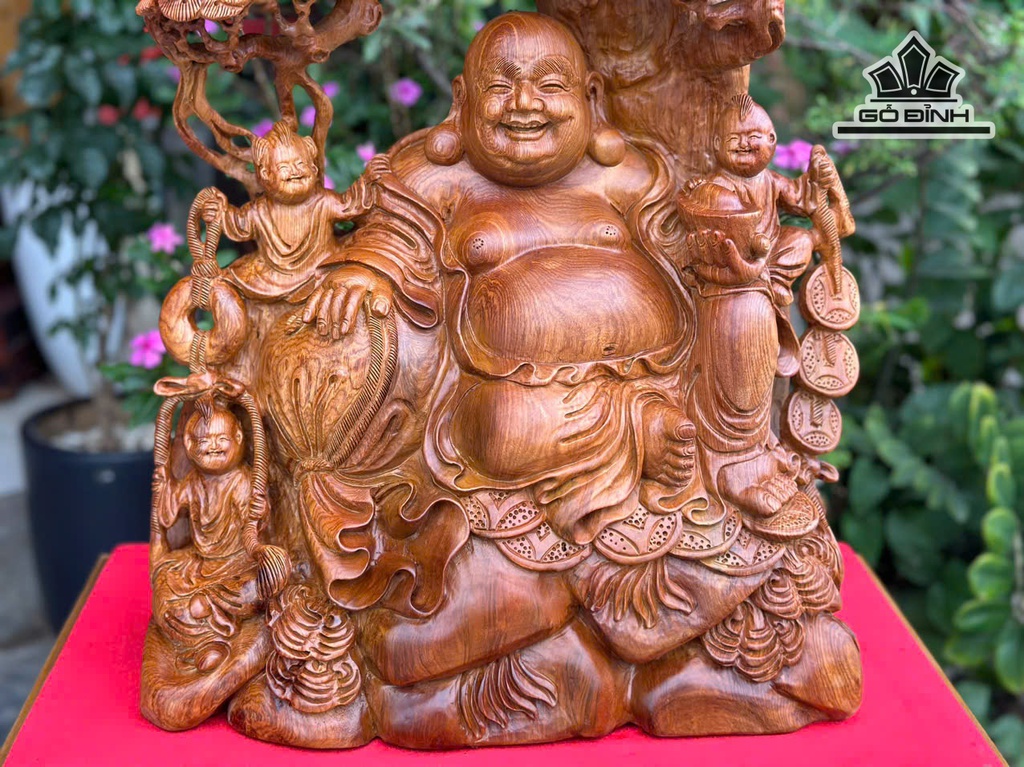 tuong-phat-di-lac-ngoi-goc-cay-tung-go-huong-cao-68-ngang-46-sau-25-cm-478316