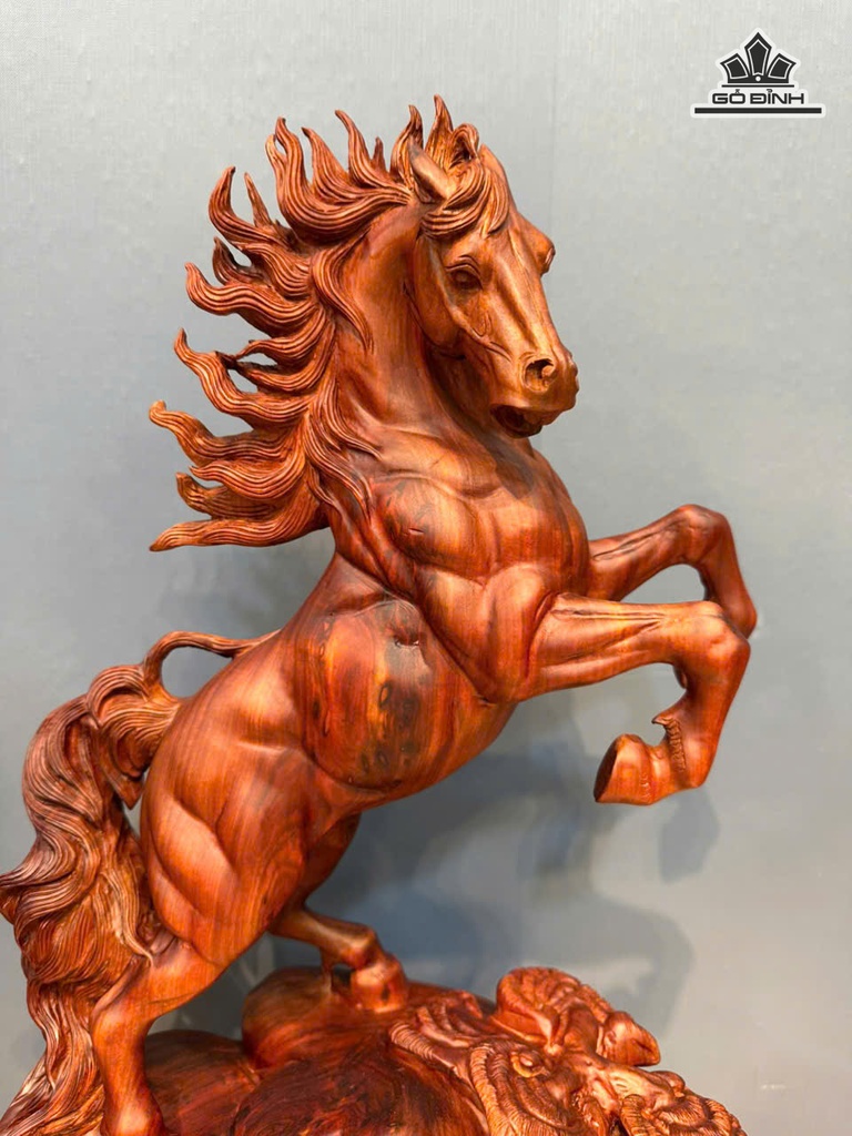 tuong-ngua-phong-thuy-nhat-ma-phi-thien-go-tu-dan-cao-53-ngang-30-sau-13-cm-478947