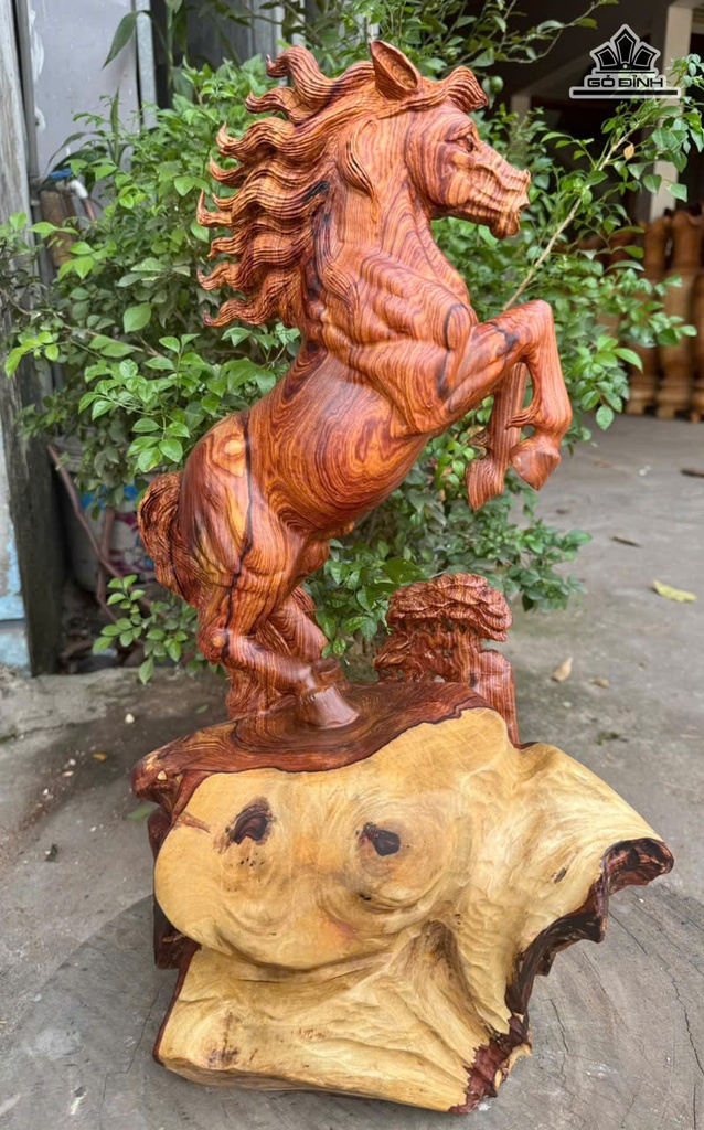 tuong-ngua-phong-thuy-nhat-ma-phi-thien-go-cam-cao-57-ngang-32-sau-27-cm-479052