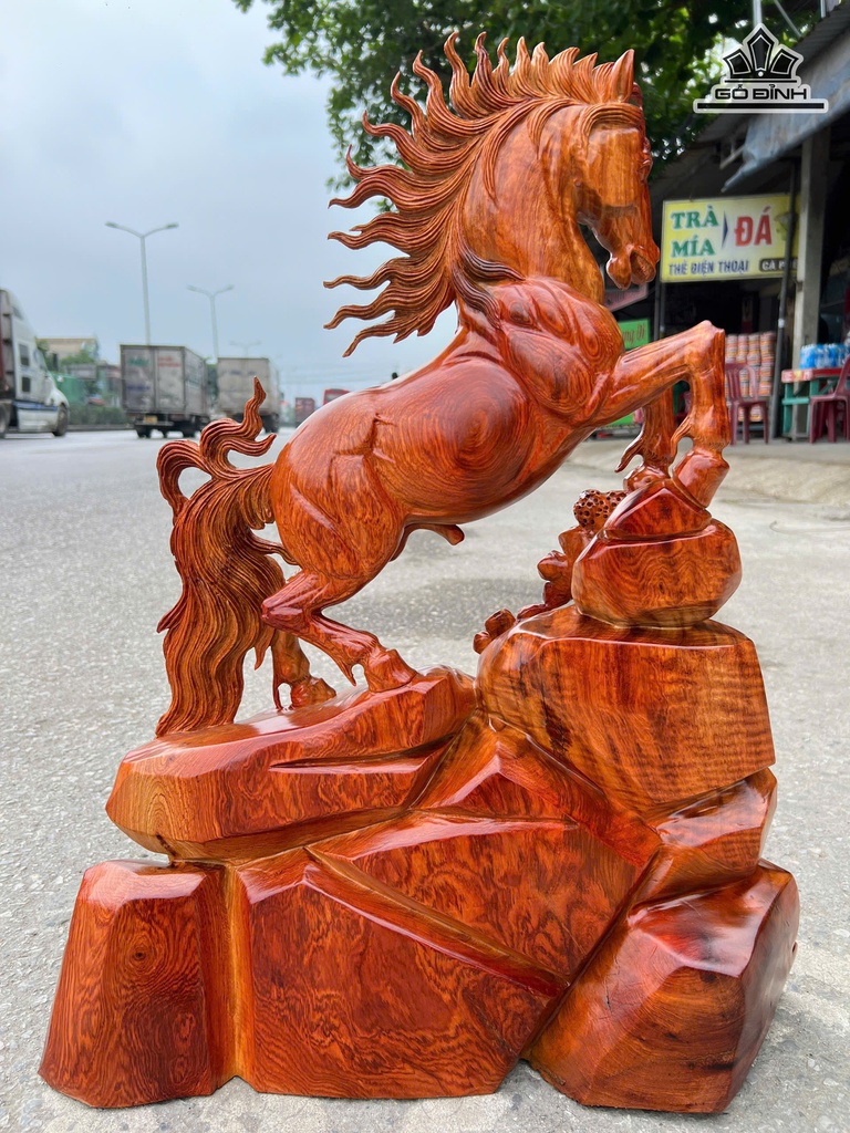 tuong-ngua-phong-thuy-go-huong-cao-68-ngang-52-sau-19-cm-15kg-479463