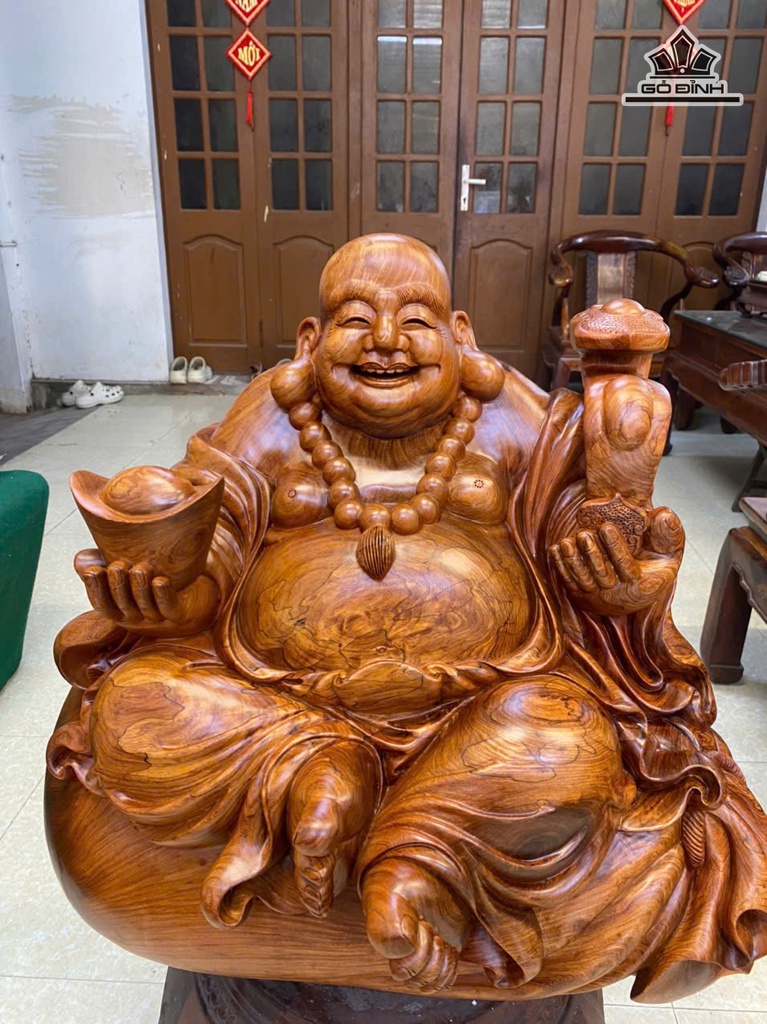 tuong-phat-ngoi-bao-tien-vang-cam-gay-nhu-y-go-huong-cao-52-ngang-55-sau-38-cm-479733
