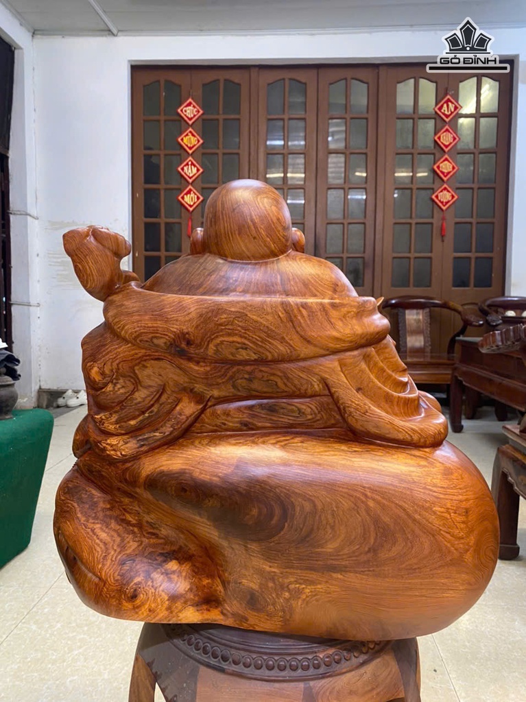 tuong-phat-ngoi-bao-tien-vang-cam-gay-nhu-y-go-huong-cao-52-ngang-55-sau-38-cm-479735