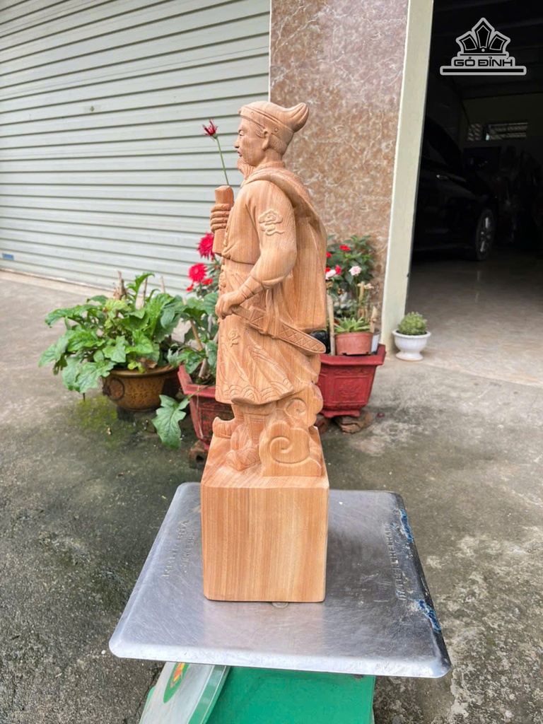 tuong-tran-quoc-tuan-go-ngoc-am-cao-50-ngang-15-sau-13-cm-479936