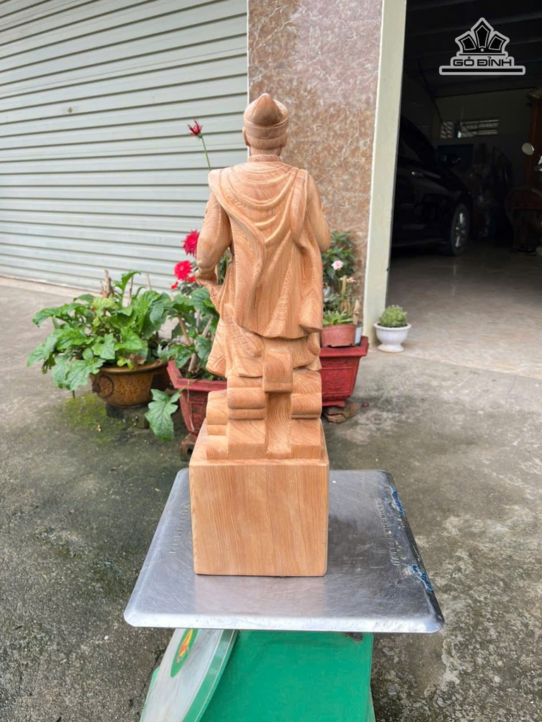 tuong-tran-quoc-tuan-go-ngoc-am-cao-50-ngang-15-sau-13-cm-479937
