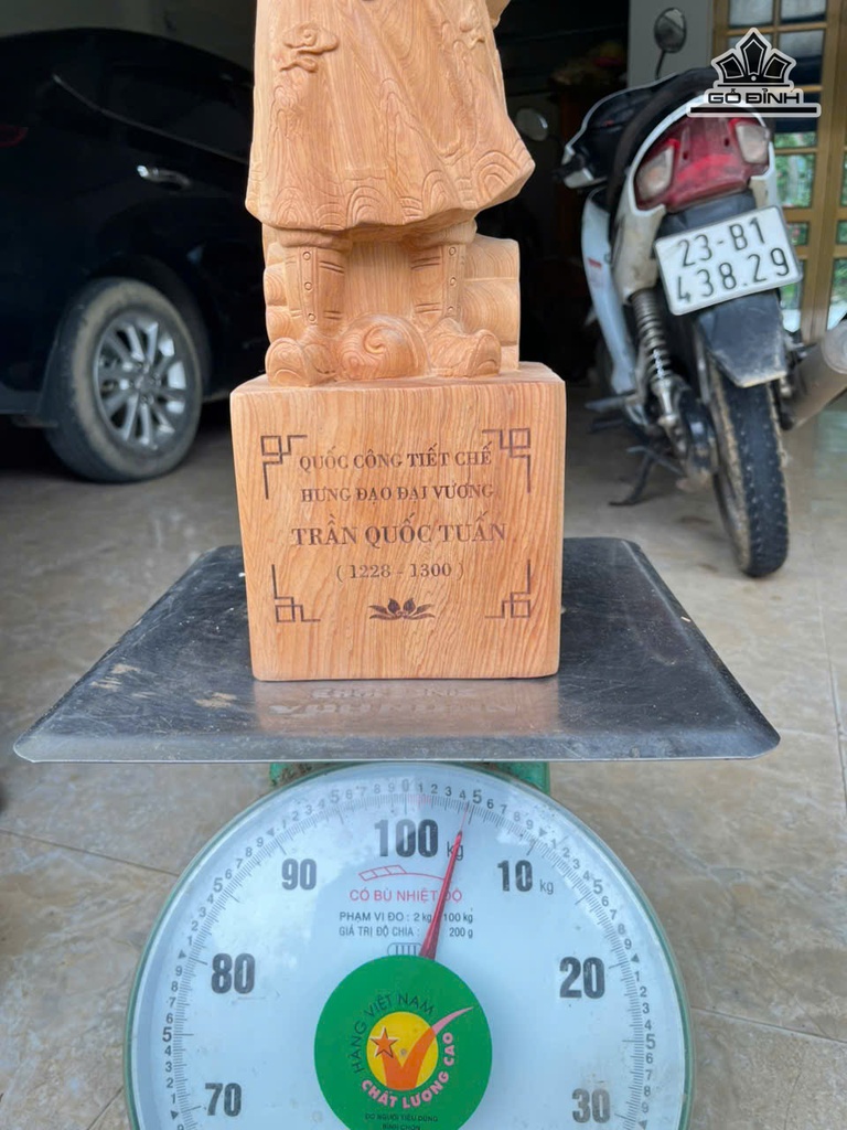 tuong-tran-quoc-tuan-go-ngoc-am-cao-50-ngang-15-sau-13-cm-479938