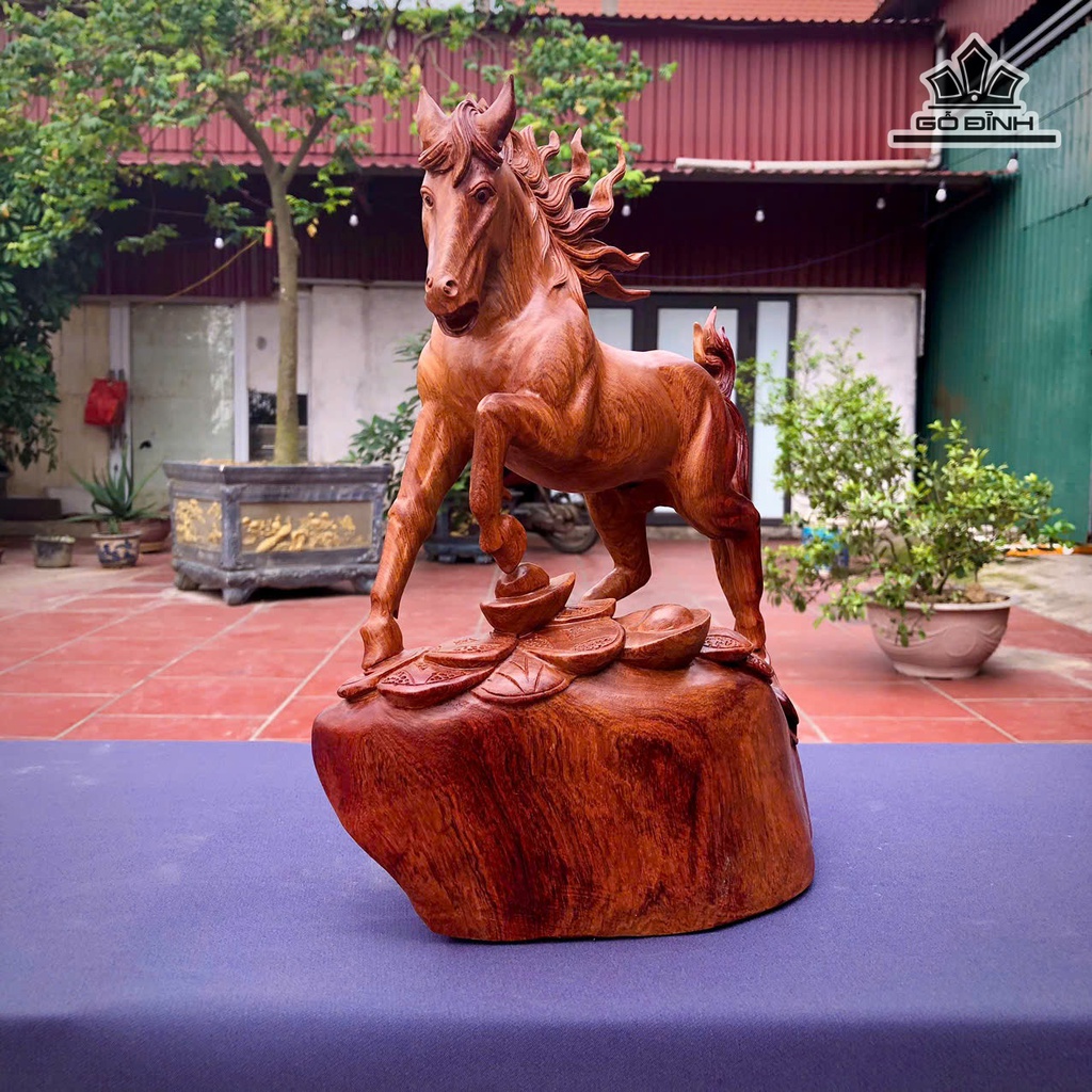 tuong-ngua-phong-thuy-go-huong-cao-36-ngang-30-sau-18-cm-480208