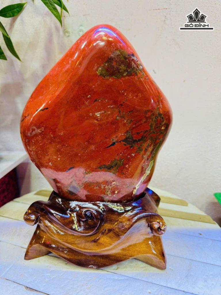 tac-pham-da-ngoc-bich-nephrite-jade-cao-29-ngang-19-cm-55kg-480257