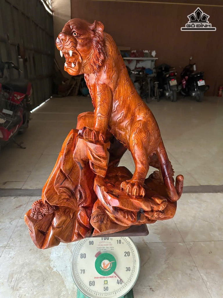 tuong-ho-phong-thuy-go-huong-cao-72-ngang-70-sau-48-cm-481042