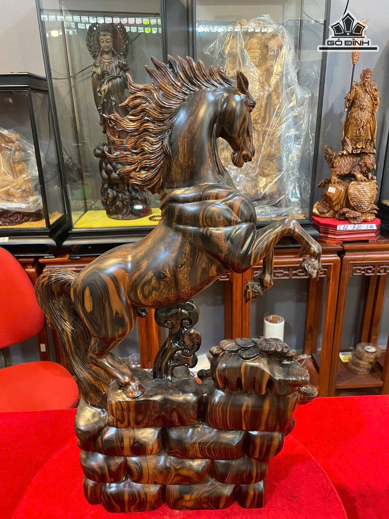 tuong-ngua-phong-thuy-nhat-ma-phi-thien-go-mun-hoa-cao-62-ngang-36-sau-12-cm-481181