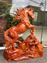 tuong-ngua-phong-thuy-nhat-ma-phi-thien-go-huong-cao-45-ngang-36-sau-15-cm-481349