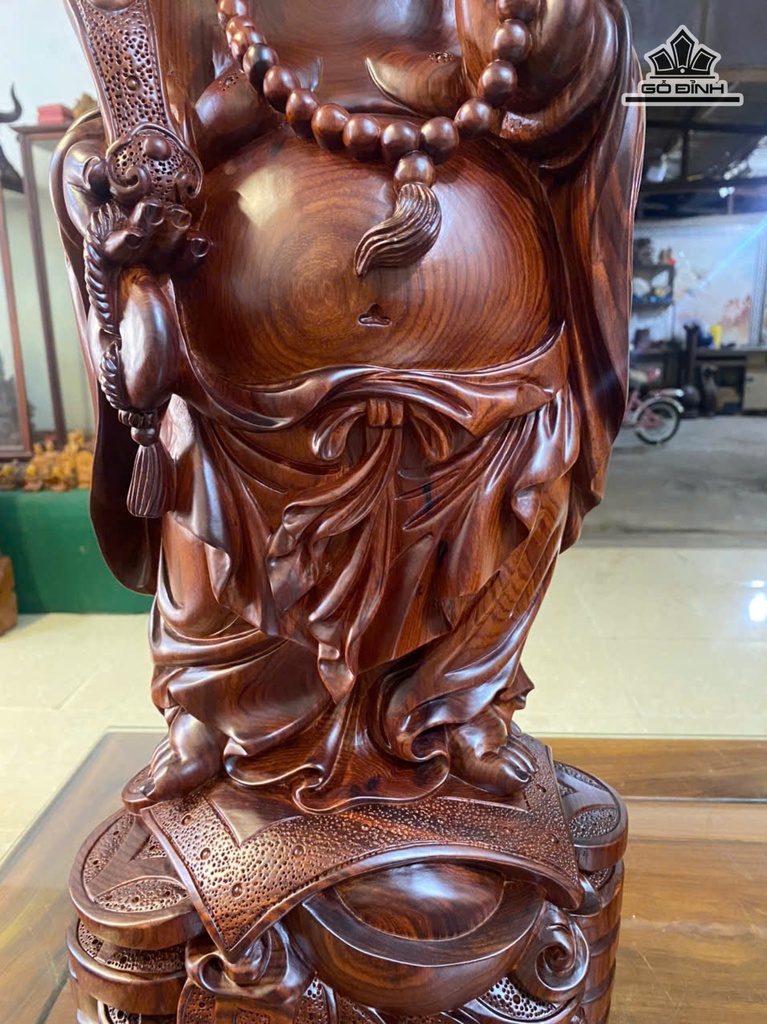 tuong-phat-di-lac-dung-xep-tien-vang-go-cam-cao-62-ngang-28-sau-19-cm-482026