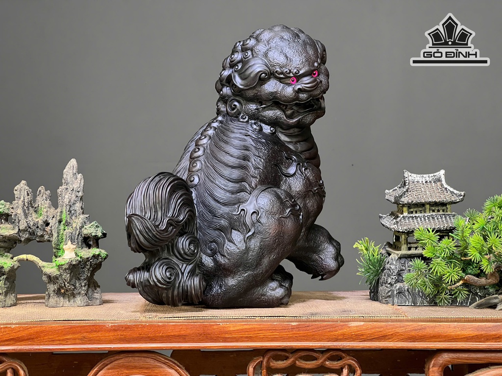 tuong-lan-su-go-trac-cao-32-ngang-30-sau-16-cm-482083