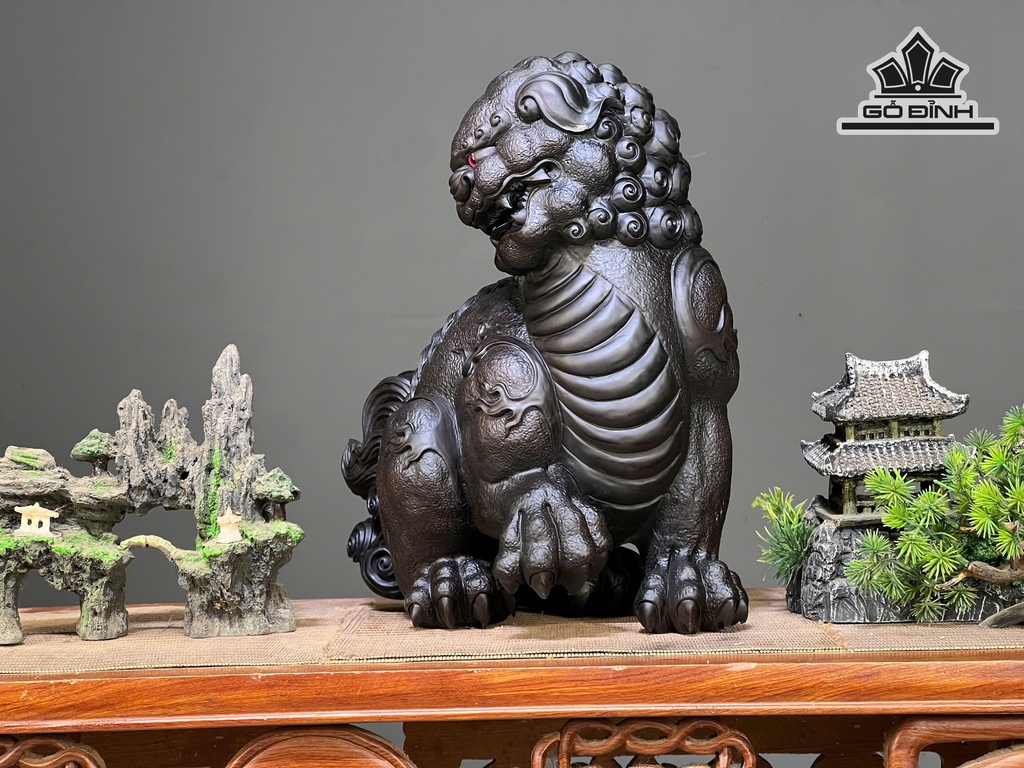 tuong-lan-su-go-trac-cao-32-ngang-30-sau-16-cm-482085