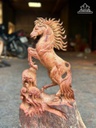 tuong-ngua-phong-thuy-nhat-ma-phi-thien-go-huong-cao-63-ngang-39-sau-17-cm-482284