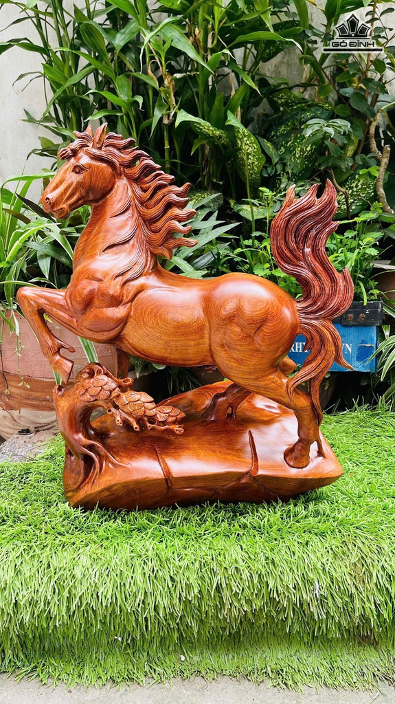 tuong-ngua-phong-thuy-nhat-ma-phi-thien-go-huong-cao-50-ngang-42-sau-25-cm-482413