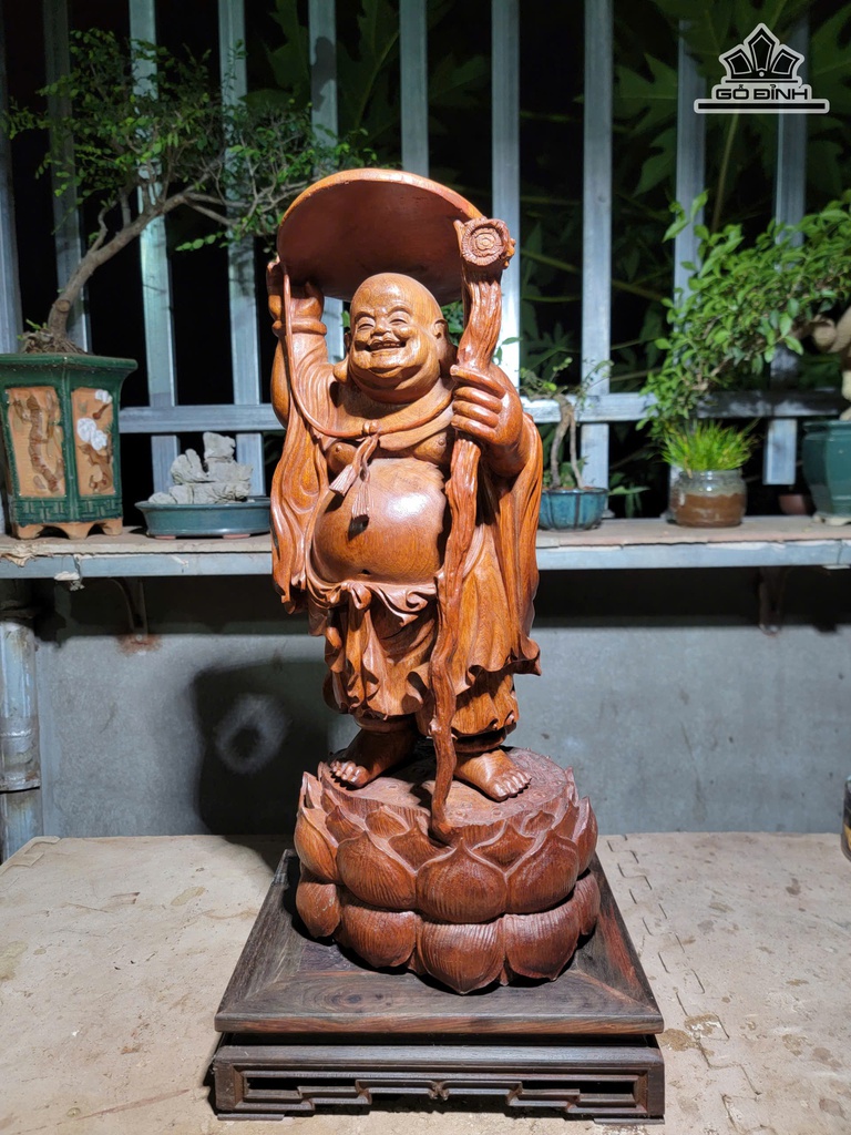 tuong-phat-di-lac-dung-dai-sen-go-huong-cao-47-ngang-20-sau-165-cm-482535