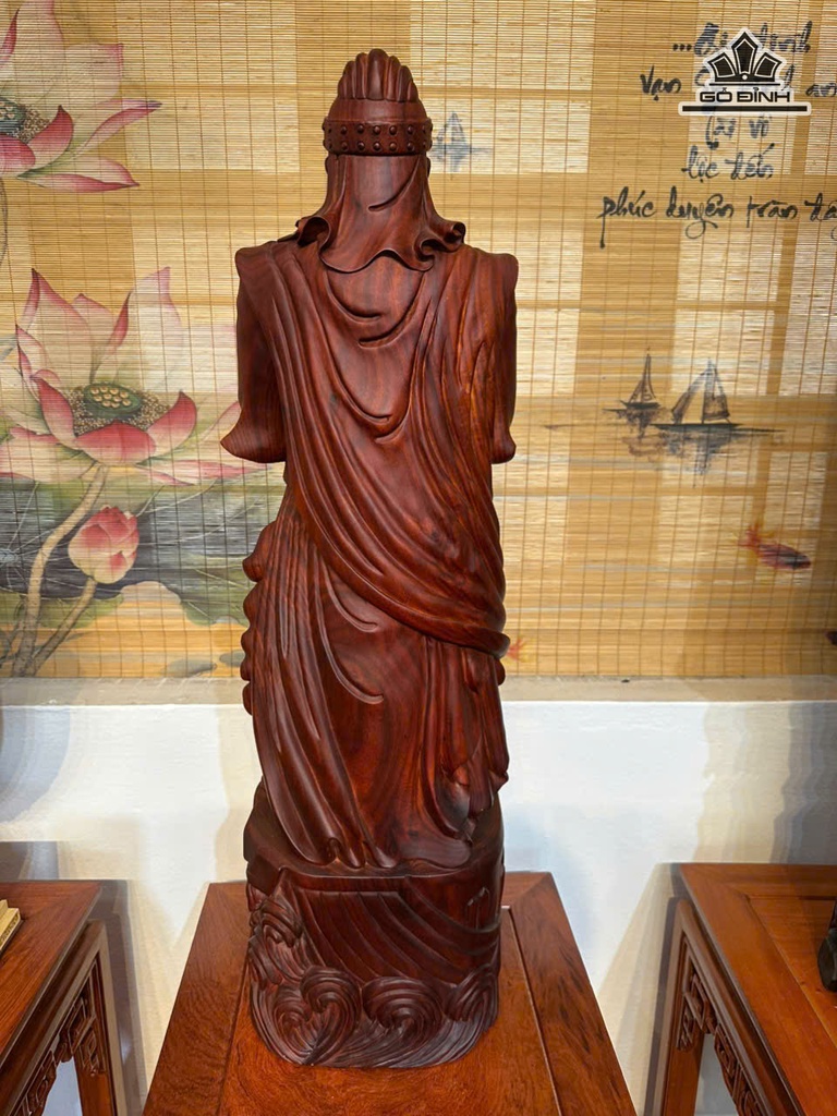 tuong-hung-dao-vuong-go-tu-dan-cao-80-ngang-24-sau-22-cm-483264