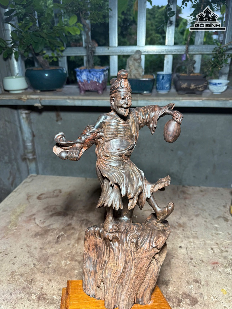tuong-te-cong-go-trac-cao-37-ngang-21-sau-115-cm-483525