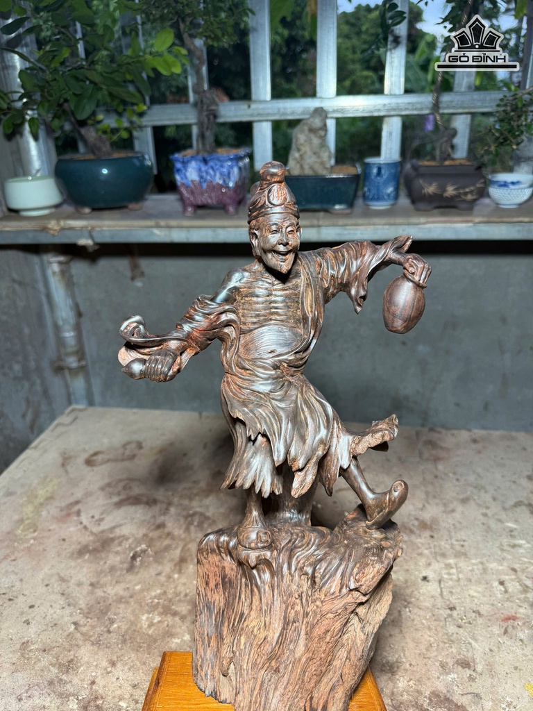 tuong-te-cong-go-trac-cao-37-ngang-21-sau-115-cm-483527