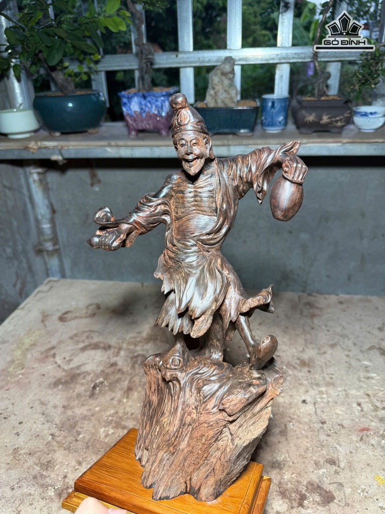 tuong-te-cong-go-trac-cao-37-ngang-21-sau-115-cm-483529