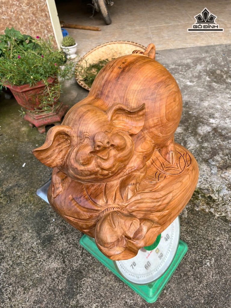 tuong-heo-go-ngoc-am-cao-31-ngang-39-sau-30-cm-483550