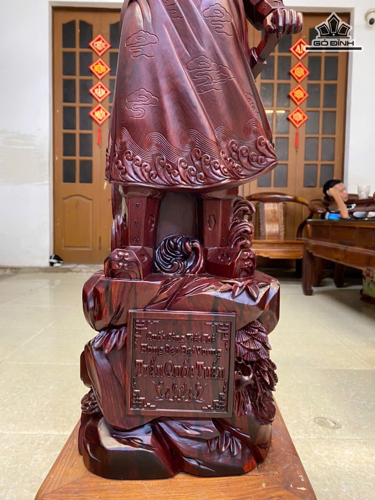 tuong-tran-quoc-tuan-go-cam-cao-80-ngang-24-sau-18-cm-483657