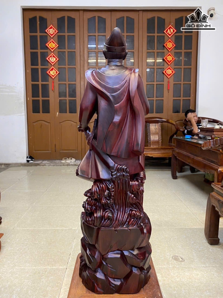 tuong-tran-quoc-tuan-go-cam-cao-80-ngang-24-sau-18-cm-483659