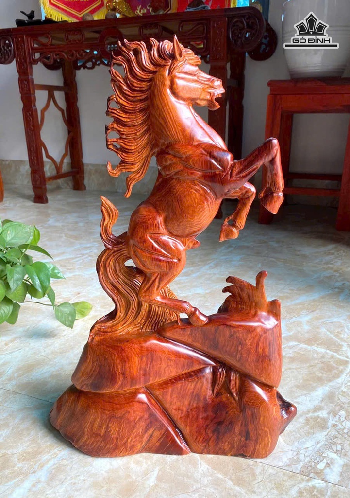 tuong-ngua-phong-thuy-go-cam-cao-54-ngang-35-sau-13-cm-484160