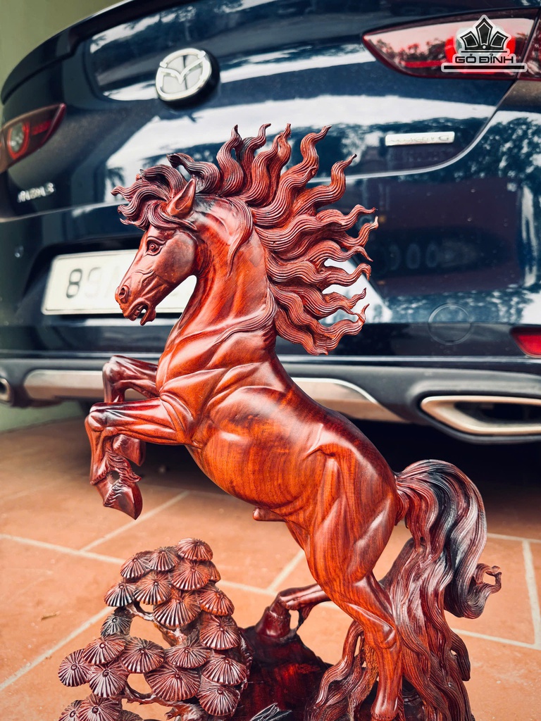 tuong-ngua-phong-thuy-nhat-ma-phi-thien-go-trac-cao-56-ngang-34-sau-18-cm-484236