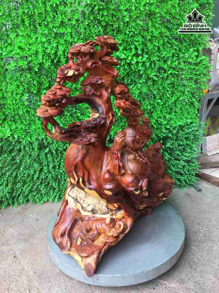 Tuong-Phat-Di-Lac-dung-goc-tung-go-huong