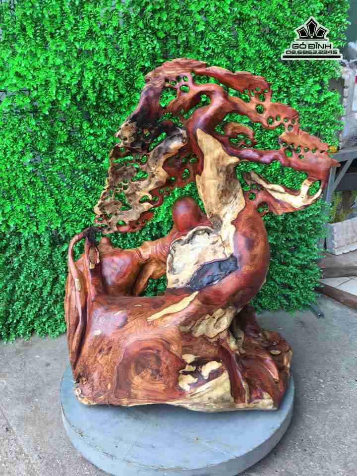 Tuong-Phat-Di-Lac-dung-goc-tung-go-huong