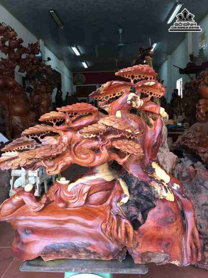 Tuong-Phat-Di-Lac-ngoi-goc-tung-go-huong