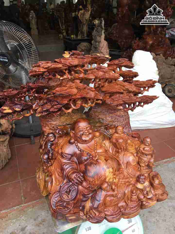 Tuong-Phat-Di-Lac-ngu-phuc-ngoi-goc-tung-go-cam