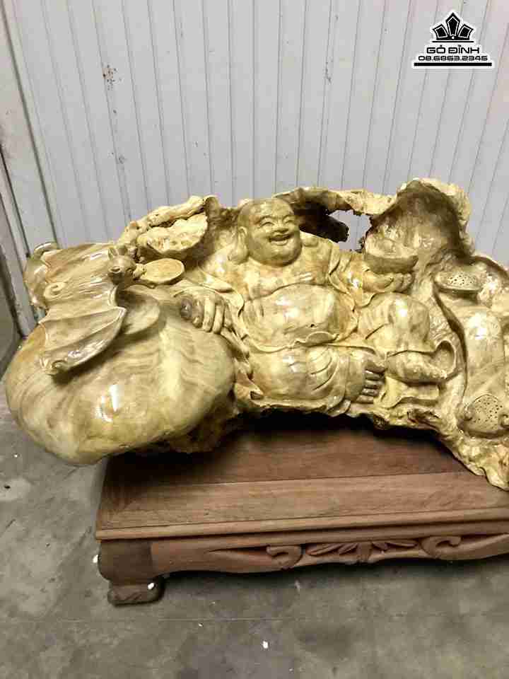 gia-Tuong-Phat-Di-Lac-go-nu-nghien