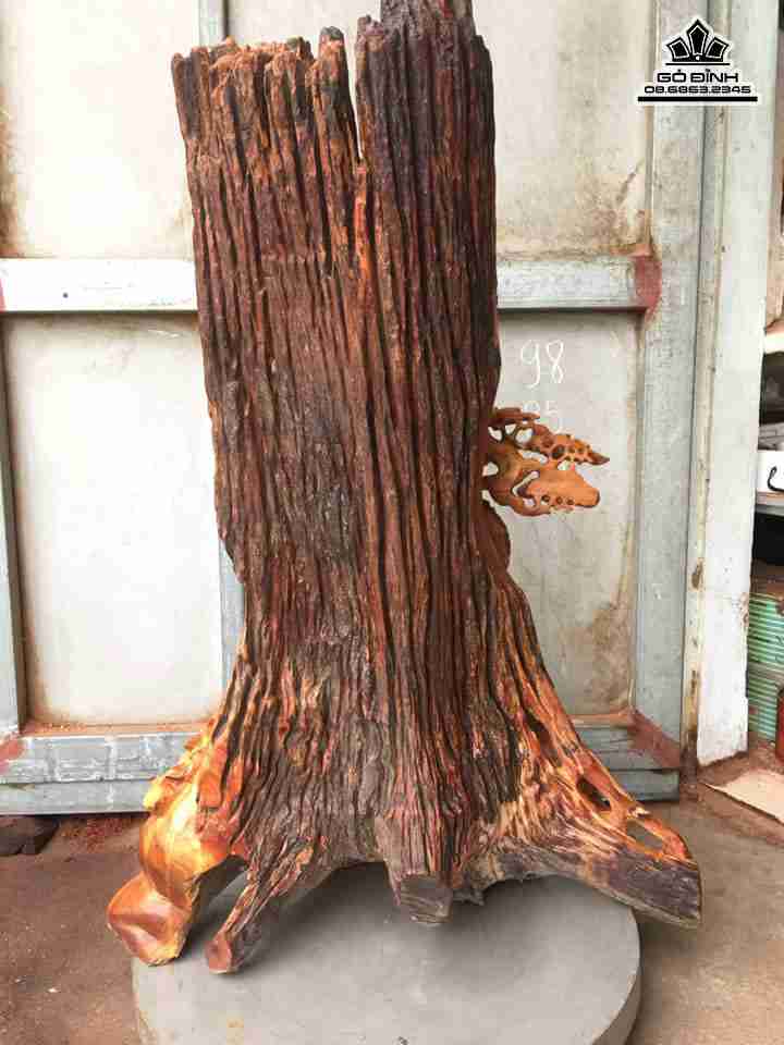 Phat-di-lac-ngoi-goc-tung-go-huong-cao-98-rong-85-sau-40-cm