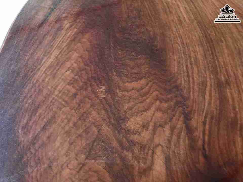 Mat-ban-go-huong-Gia-Lai-duong-kinh-92-day-12-cm